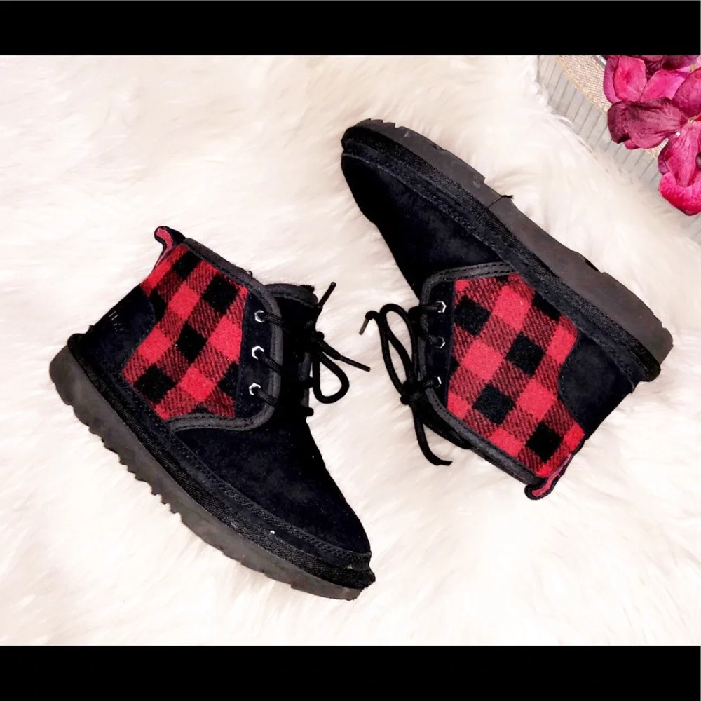 UGG Redwood Neumel II Plaid Suede Chukka Kids Boot